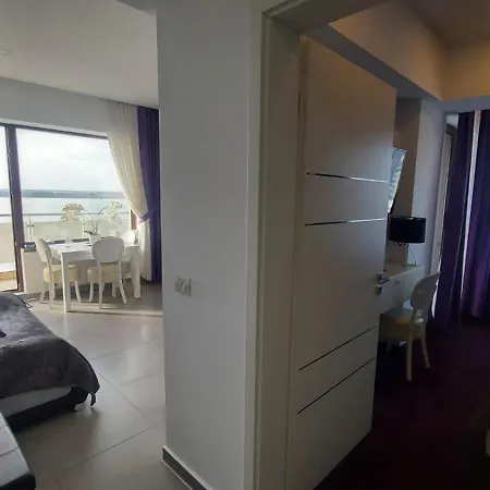 Summerland 65 Apartment Mamaia